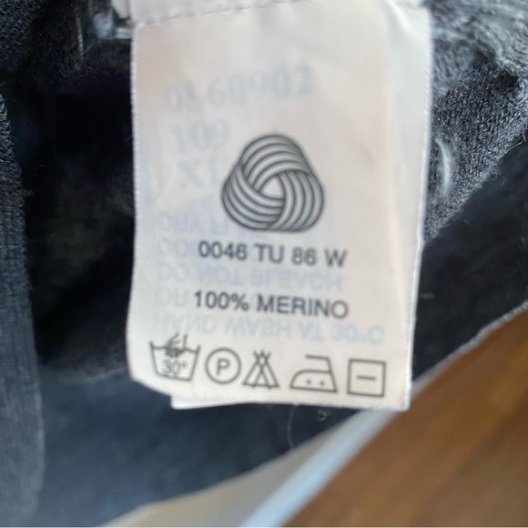 Hammer Made Merino Wool V-Neck Sweater - Picture 6 of 7